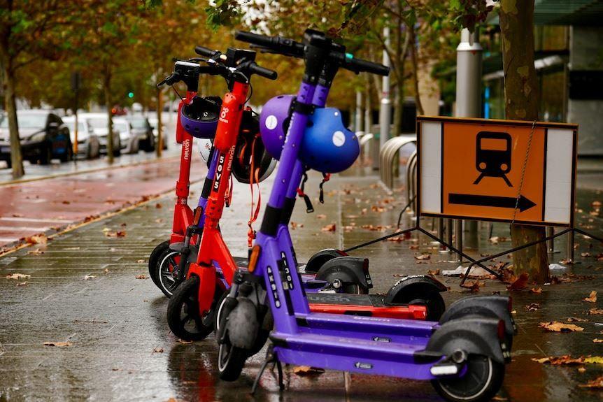 تعلیق کرایه اسکوترهای برقی در پرت پس از مرگ دلخراش عابر پیاده