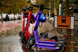 تعلیق کرایه اسکوترهای برقی در پرت پس از مرگ دلخراش عابر پیاده