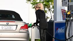 هشدار قاطع وزیر خزانه‌داری استرالیا؛ سوءاستفاده از بحران خاورمیانه در پمپ‌بنزین‌ها ممنوع!