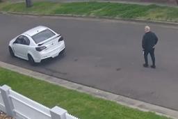 سرقت خودروی ۱۲۰,۰۰۰ دلاری در برابر چشمان متعجب صاحب آن در سیدنی