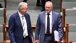 دولت استرالیا هنوز مجرمان غیرشهروند را به نائورو منتقل نکرده است