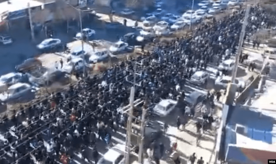 اینترنت خاموش، خیابان روشن؛ ایران در اوج اعتراض‌های سراسری