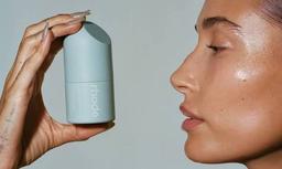 صف طولانی دوستداران محصولات آرایشی برند محبوب "رُود" در سیدنی