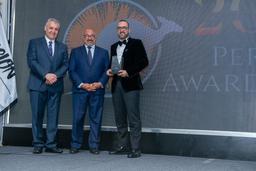 پیتر خلیل: در شب جوایز رادیو نشاط، در کنار جامعه ایرانی–استرالیایی ایستادیم