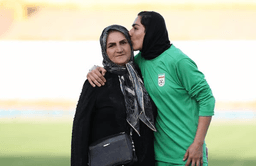 عقب‌نشینی چند بازیکن تیم فوتبال زنان ایران از درخواست پناهندگی در استرالیا