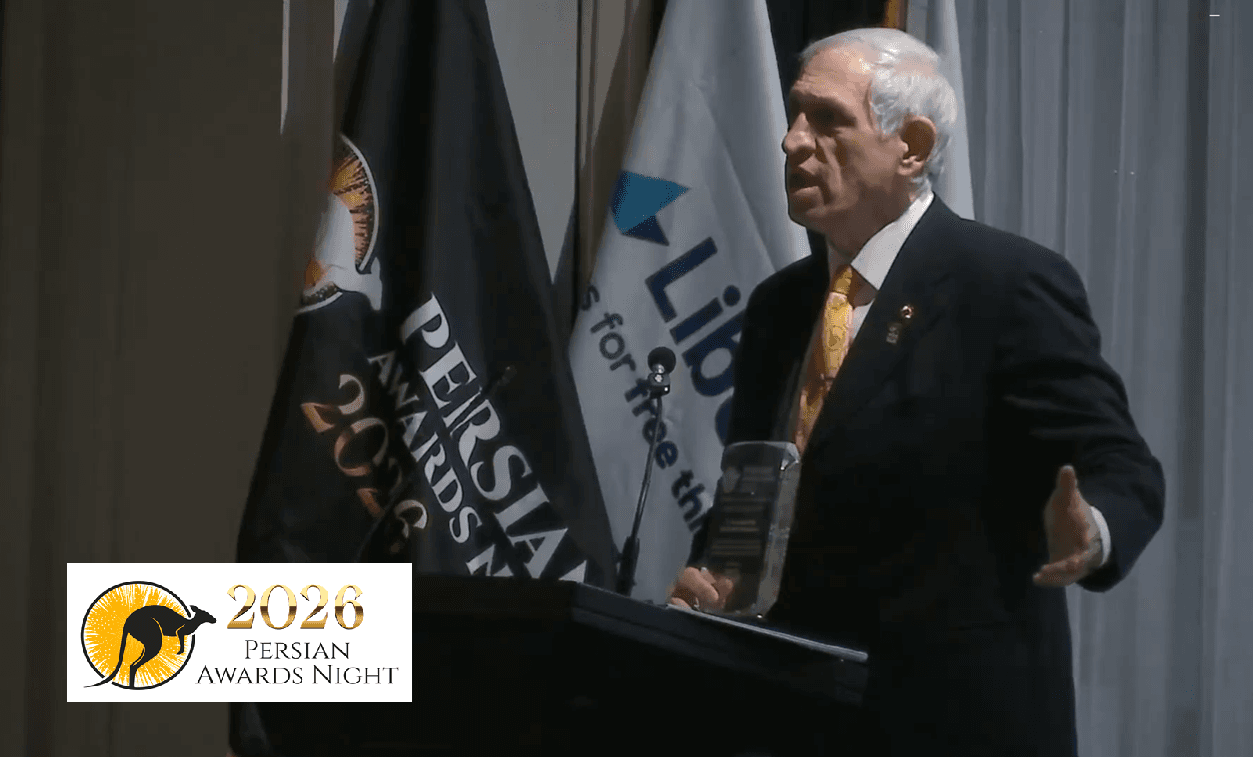 حضور دکتر کیوان دهناد، استاد بزرگ هنرهای رزمی در «پرشین آوارد نایت ۲۰۲۶»؛ تأکید بر همدلی با مردم ایران و آرزوی صلح و آزادی