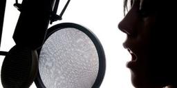 چرا برخی شنیدن صدای خود را دوست ندارند؟