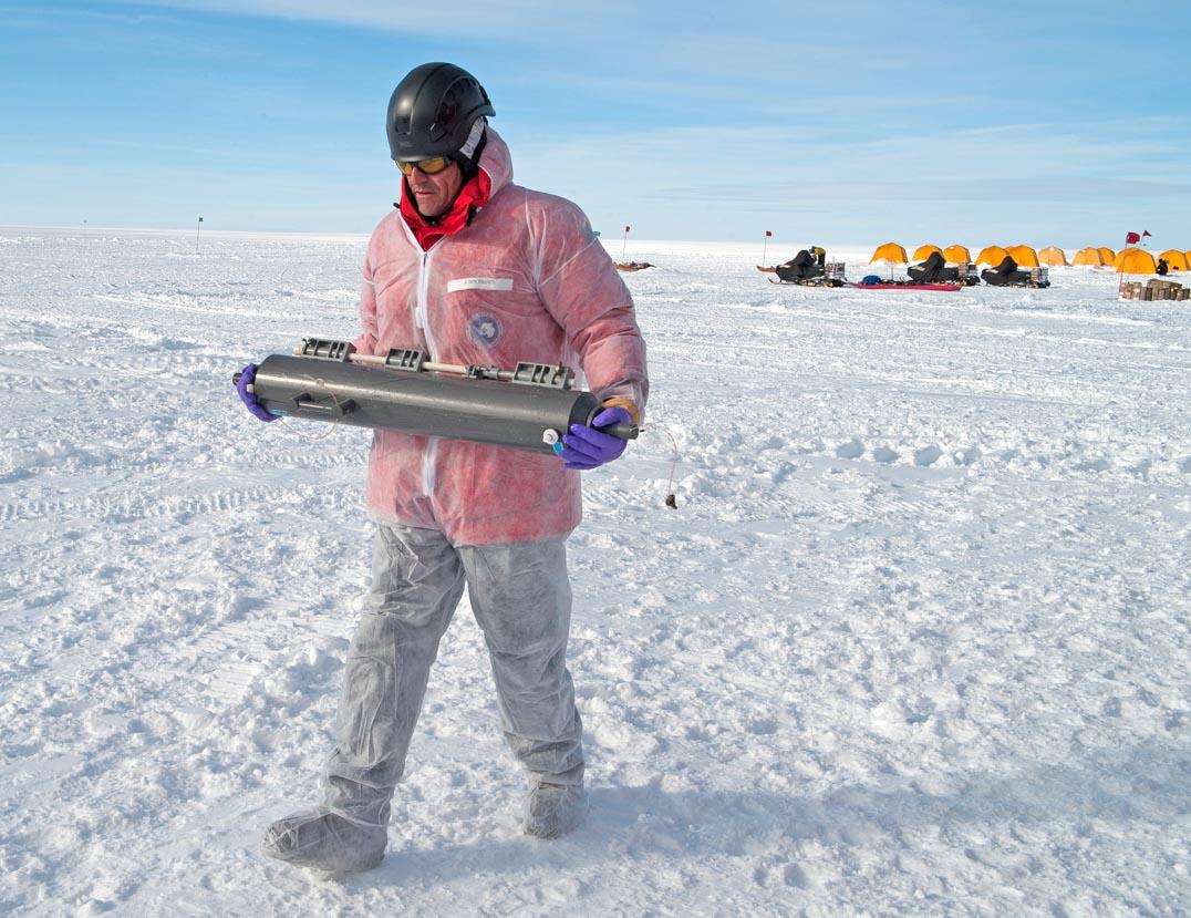 تمرین سفر به قمر مشتری در قطب جنوب