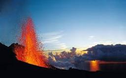 گزارش تصویری از فوران آتشفشان Furnace فرانسه