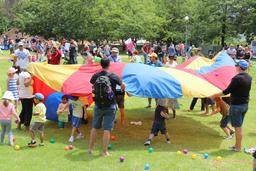 چگونه از کمک هزینه های دولتی برای نگهداری از کودکان استفاده کنیم؟