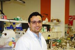 محقق ایرانی در استرالیا موفق به درمان سرطان با روش فیلترسازی خون شد