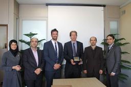 بازدید تیم اقتصادی سفارت استرالیا از بازار بورس تهران