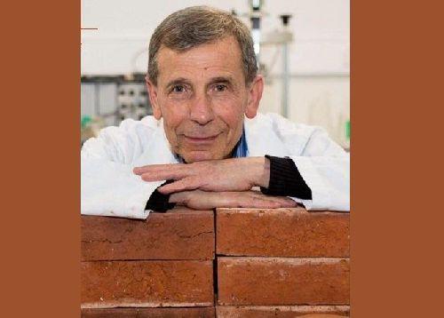 گفتگو با دکتر «عباس مهاجرانی»، محقق ایرانی در دانشگاه استرالیا  که موفق به ساخت آجرهایی از جنس ته سیگار شد