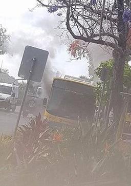 یک مرد 48 ساله در بریزبن استرالیا اتوبوس حامل مسافرین را به آتش کشید