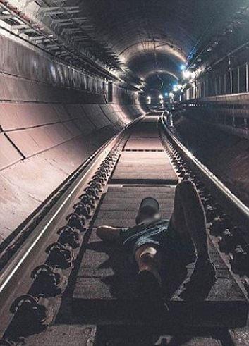 جوانان استرالیایی به قصد بالا بردن آدرنالین خون خود، با جانشان بازی می‌کنند