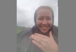 اتفاق نادر در خصوص حلقه ازدواجی که در صحرای ماسه ای استرالیا گم شده بود