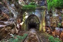 گردشگری استرالیا/سیدنی ...ایالت نیو ساوت ولز/ایستگاه  و تونل تاریخی قطار ( Helensburgh )