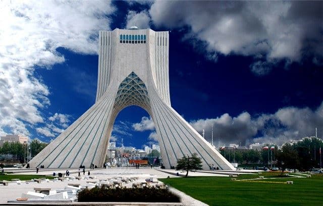 اقامت ۵ ساله ایران به شرط ۲۵۰ هزار دلار سرمایه گذاری
