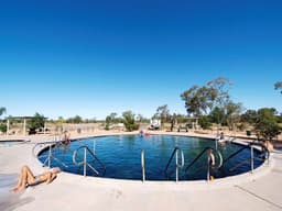 گردشگری استرالیا/ایالت نیو ساوت ولز(سیدنی)..Lightning Ridge, NSW/چشمه های آب گرم (Artesian Bore Baths )