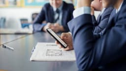  استفاده از موبایل در مدارس دولتی ایالت های ویکتوریا و وسترن استرالیا ممنوع شد