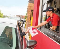 هشدار/هنگام خرید از یک فروشگاه drive-through در استرالیا وقتی با گوشی موبایل پرداخت را انجام می دهید
