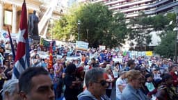 جمع آوری امضا/به پناهندگان ساکن استرالیا اقامت دائم بدهید