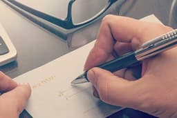 بخشی از «اصلاح قانون چک» در ایران به تعویق افتاد