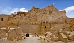 ۱.۷ میلیارد دلار هزینه بازسازی شهر زلزله‌زده ایران