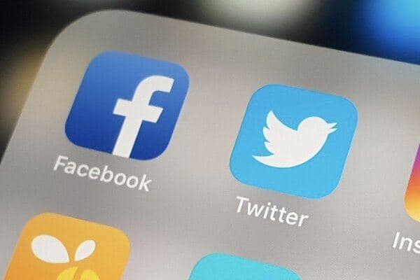 کاهش ارزش فیس بوک و توئیتر به 51 میلیارد دلار