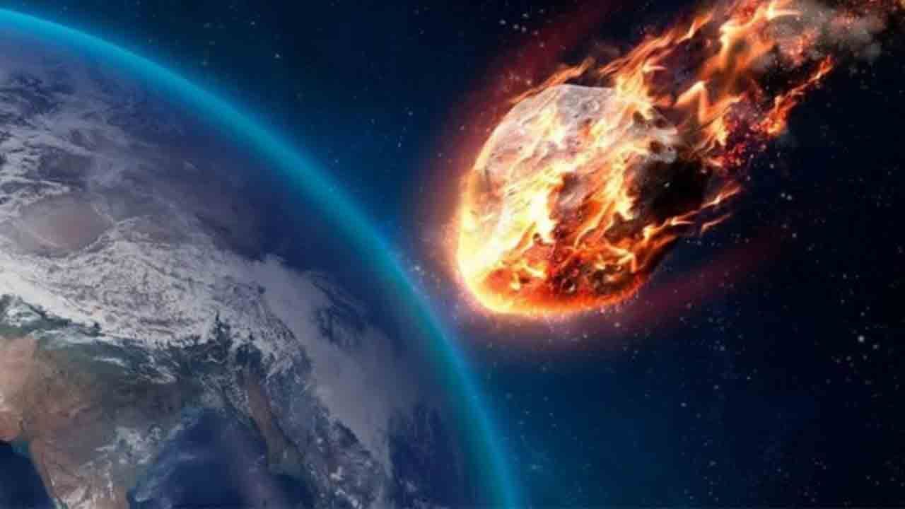 عبور یک سیارک از نزدیکی زمین