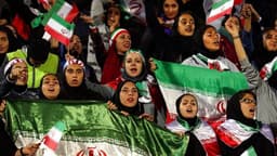 مجوز حضور بانوان برای تماشای بازی ایران و کره‌جنوبی صادر شد