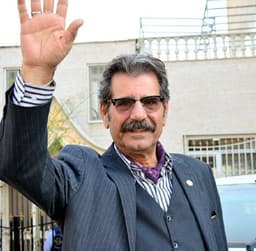 عزت‌الله مهرآوران بازیگر پیشکسوت ایرانی بر اثر کرونا درگذشت