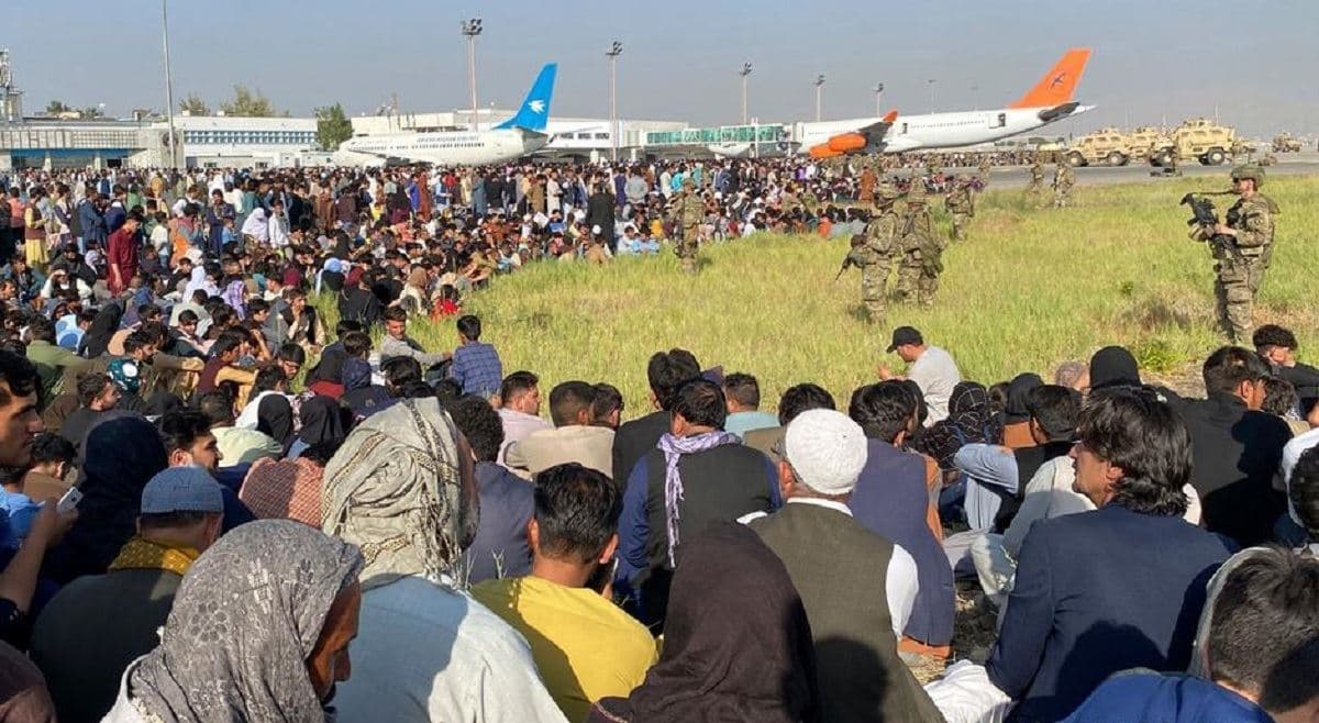 عفو بین‌الملل: کشورها بدون تشریفات بوروکراتیک پناهجویان افغان را بپذیرند