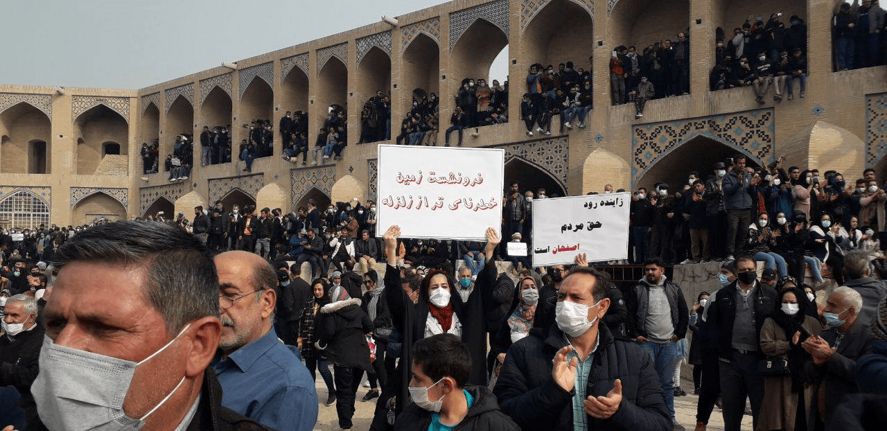 جاری شدن دائمی آب در زاینده رود خواسته تجمع روزهای اخیر مردم اصفهان