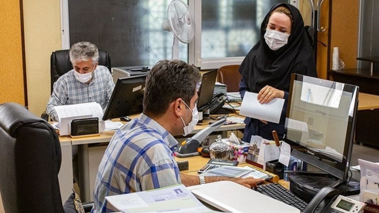 افزایش یک میلیون تومانی حقوق کارمندان در بودجه 1401 ایران