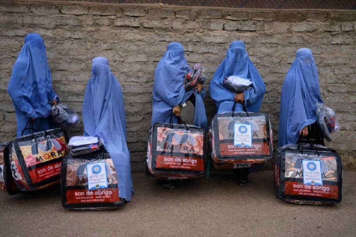 غارت محموله ارسالی استرالیا به افغانستان توسط نیروهای طالبان