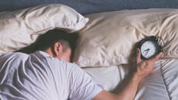 چندین بار چرت زدن در روز، نشانه اولیه آلزایمر