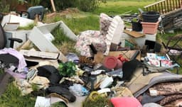 کمبود نیروی کار و انباشت زباله در حاشیه خیابان‌های ملبورن