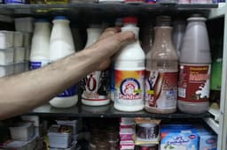 وزارت بهداشت ایران دست به دامان خیرین شد