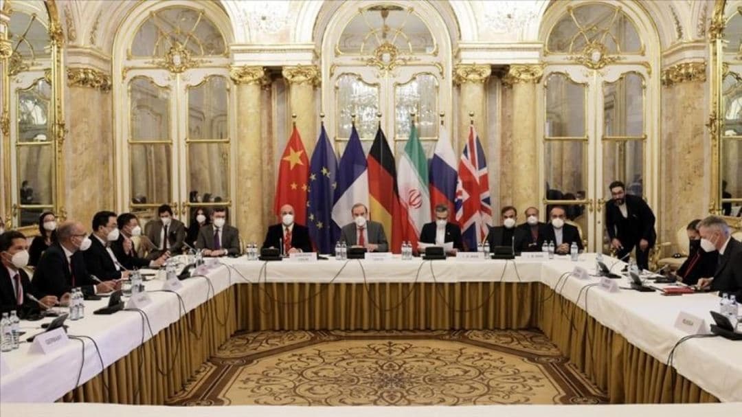 کاهش بهای نفت و افزایش تجارت ایران همزمان با مثبت شدن مذاکرات برجام