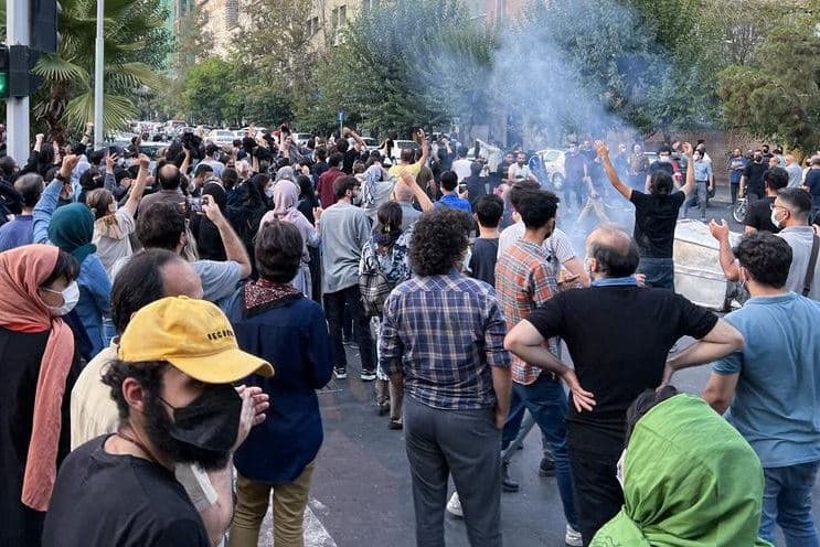 گسترش دامنه اعتراض و افزایش شمار کشتگان در ایران به ٨ نفر