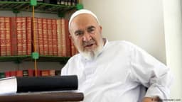 آیت الله منتظری، مرجع شیعه که از رهبری ایران کنارگذاشته شد
