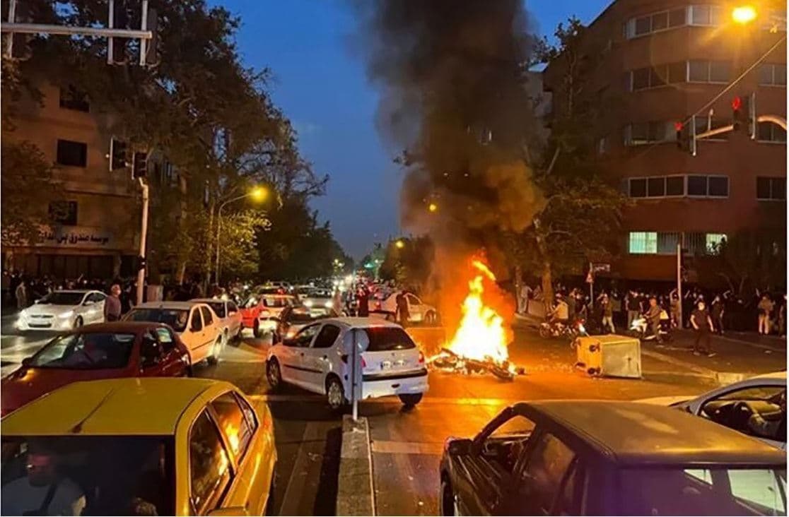 احتمال پیوستن کارکنان رسمی پالایشگاه نفت در ایران به صف معترضان