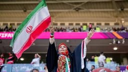 گزارش اس‌بی‌اس استرالیا از حذف الله از پرچم ایران توسط آمریکا