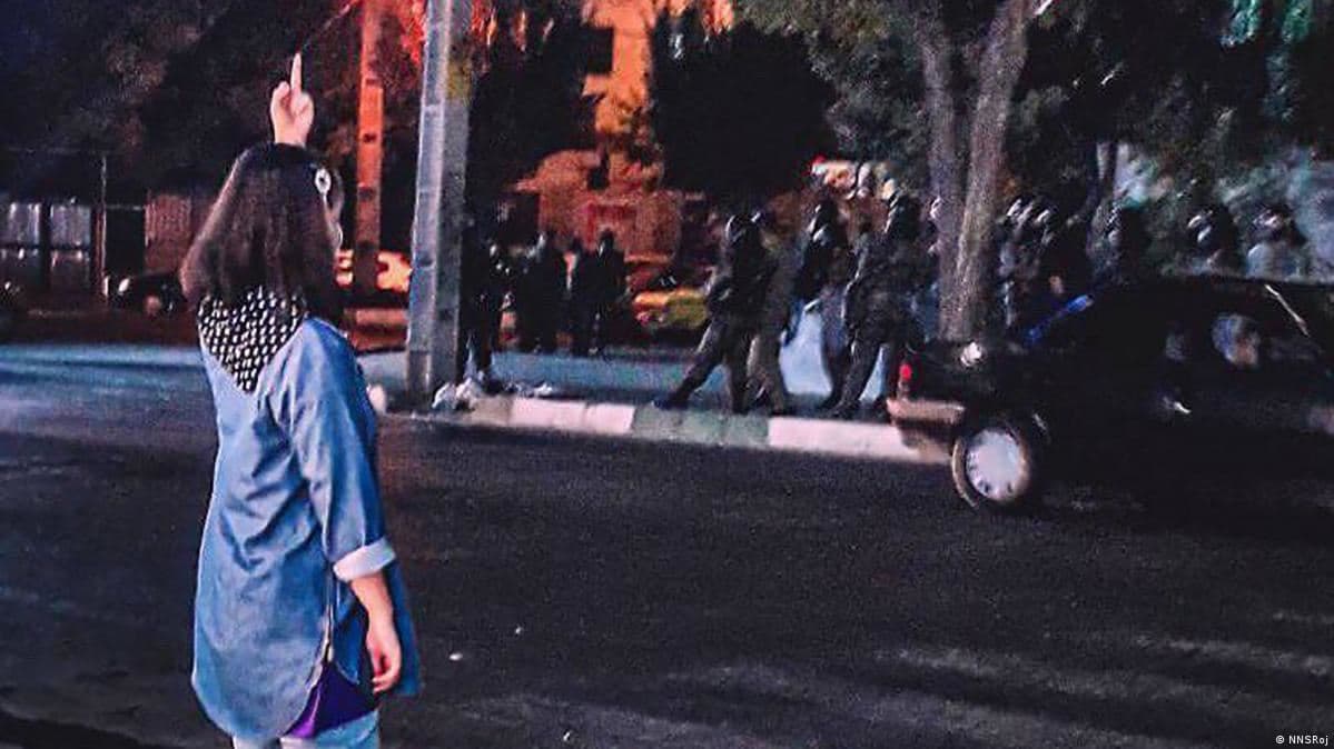 تظاهرات شبانه در تهران و بسیاری از شهرهای دیگر ایران