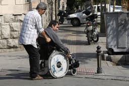 وضعیت اسفناک سازمان بهزیستی ایران؛ ریزش 21 هزار نیرو