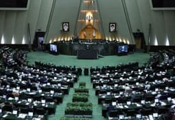 جلسه غیر علنی مجلس و دولت ایران در مورد جهش شدید نرخ ارز
