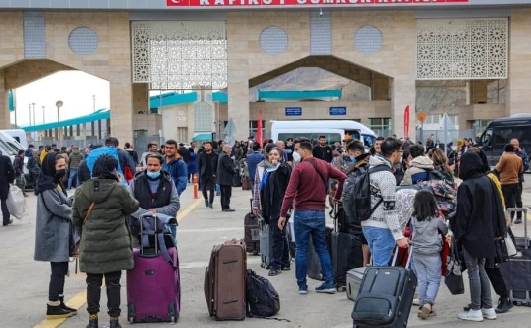 ترکیه: تکمیل شدن ظرفیت هتل‌ها با ورود هزاران گردشگر ایرانی به شهر وان
