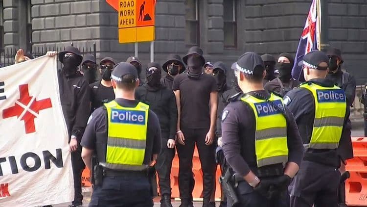 برخورد شدید پلیس با معترضان نئونازی در ملبورن استرالیا