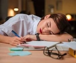افزایش ۵۰درصدی بازده مغز، با ۵دقیقه خواب بین کار
